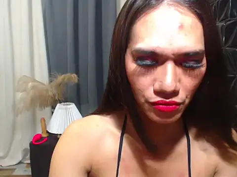 Snapshot of Queen_Haliyah chatting on 05-22-26, 10:32 Queen Haliyah online show from 05-22-26, 10:32