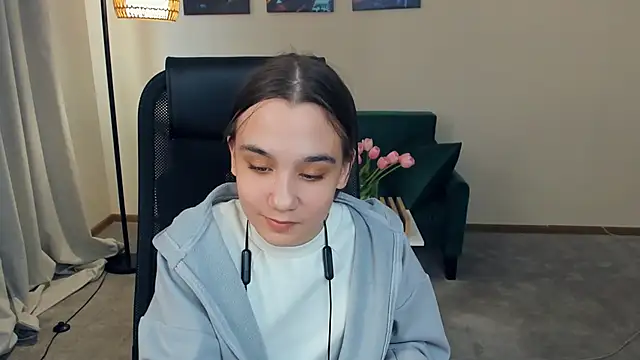 MarianHenaire online show from 04-22-26, 10:17