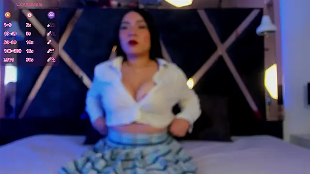 Lunaxh1 online show from 04-21-26, 02:01