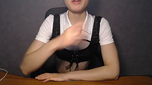 Snapshot of EveLiaka chatting on 05-27-26, 10:07 EveLiaka online show from 05-27-26, 10:07