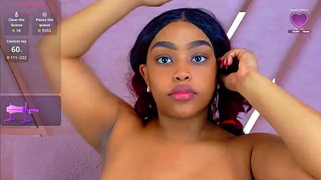 Snapshot of TiannahGlow chatting on 05-28-26, 12:46 TiannahGlow online show from 05-28-26, 12:46