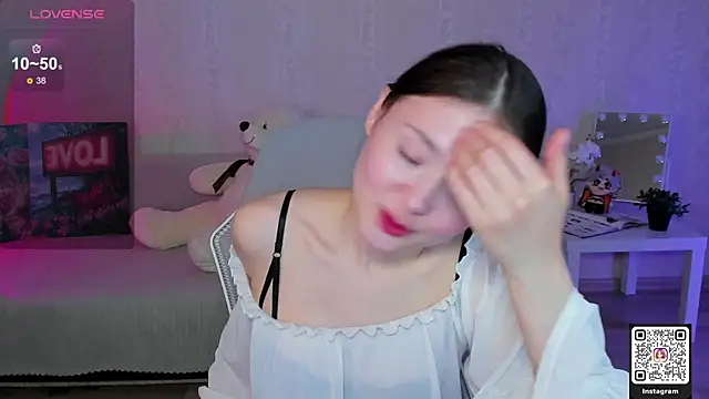 LinnLove online show from 05-01-26, 08:41
