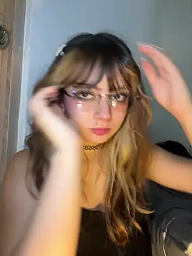 Snapshot of sofiakitty_love chatting on 05-30-26, 03:14 sofiakitty love online show from 05-30-26, 03:14