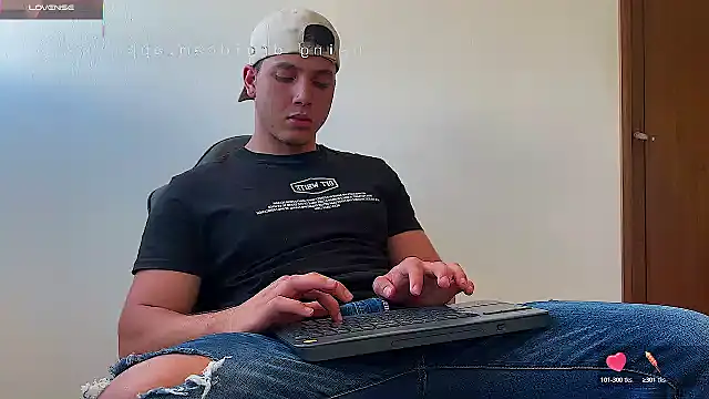 Snapshot of Maxx_valiant chatting on 05-31-26, 07:37 Maxx valiant online show from 05-31-26, 07:37