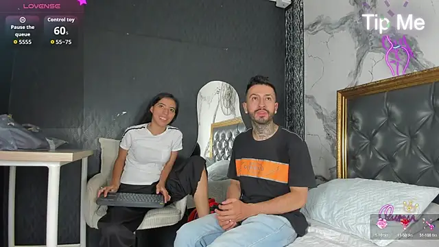 Snapshot of StevenAndLaura chatting on 04-26-26, 04:10 StevenAndLaura online show from 04-26-26, 04:10