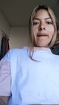 Snapshot of evafuckasd chatting on 05-20-26, 12:11 evafuckasd online show from 05-20-26, 12:11