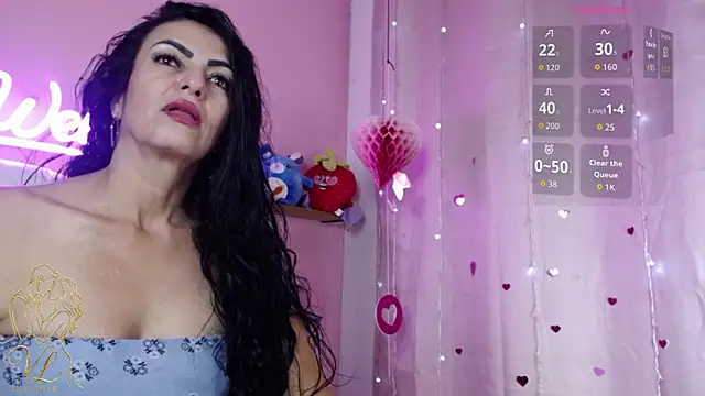 Snapshot of ishtarsexxx chatting on 06-11-26, 12:43 ishtarsexxx online show from 06-11-26, 12:43