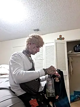CamsWRLD online show from 07-15-26, 07:13
