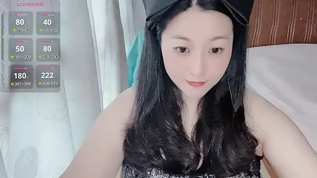 Snapshot of D-Misslu chatting on 05-13-26, 01:03 D-Misslu online show from 05-13-26, 01:03