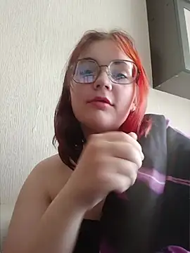 Snapshot of LoisFox chatting on 04-24-26, 12:07 LoisFox online show from 04-24-26, 12:07