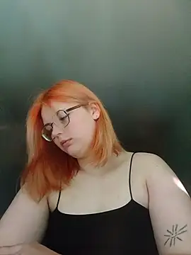 Snapshot of LoisFox chatting on 06-28-26, 01:39 LoisFox online show from 06-28-26, 01:39