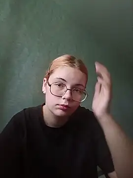 Snapshot of LoisFox chatting on 07-28-26, 12:12 LoisFox online show from 07-28-26, 12:12