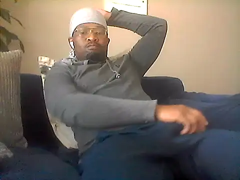 Snapshot of LunjeSA chatting on 08-04-26, 08:50 LunjeSA online show from 08-04-26, 08:50