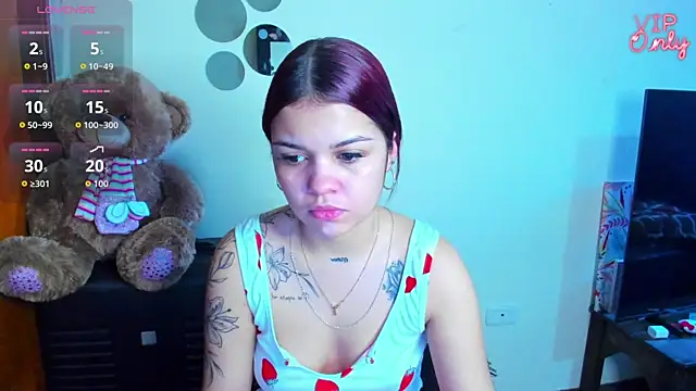 Snapshot of angelina_77 chatting on 05-15-26, 01:40 angelina 77 online show from 05-15-26, 01:40