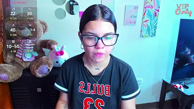 Snapshot of angelina_77 chatting on 05-29-26, 03:54 angelina 77 online show from 05-29-26, 03:54