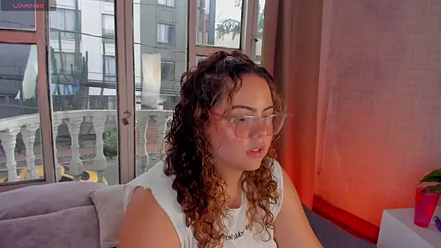 Snapshot of Samantha_Greey_ chatting on 05-23-26, 08:46 Samantha Greey online show from 05-23-26, 08:46