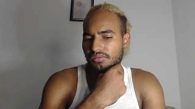 Snapshot of salvatore_amator chatting on 05-28-26, 05:38 salvatore amator online show from 05-28-26, 05:38