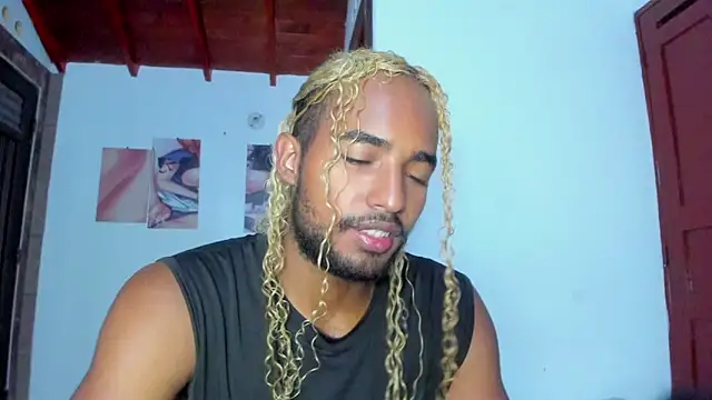 Snapshot of salvatore_amator chatting on 06-03-26, 03:53 salvatore amator online show from 06-03-26, 03:53