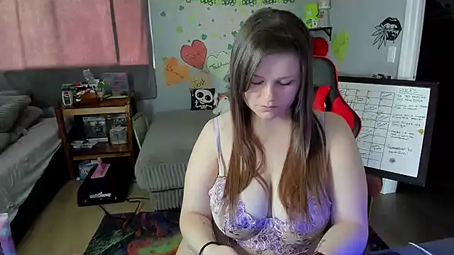 DelilaFields2 online show from 05-03-26, 07:42
