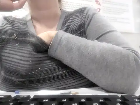 Snapshot of Cuginetti chatting on 04-28-26, 07:46 Cuginetti online show from 04-28-26, 07:46
