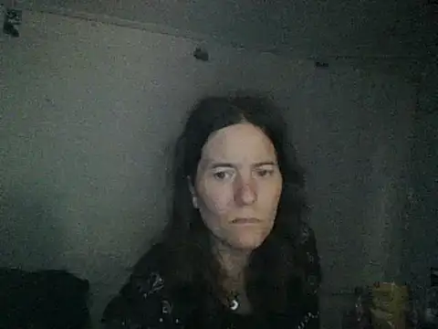 Snapshot of Mini83 chatting on 05-04-26, 04:25 Mini83 online show from 05-04-26, 04:25