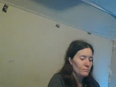 Snapshot of Mini83 chatting on 05-13-26, 04:26 Mini83 online show from 05-13-26, 04:26