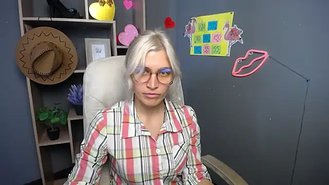 RubyDaviss online show from 05-14-26, 06:31