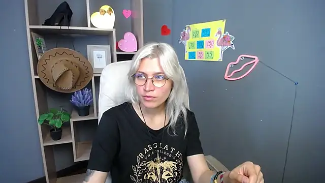 RubyDaviss online show from 05-17-26, 06:11