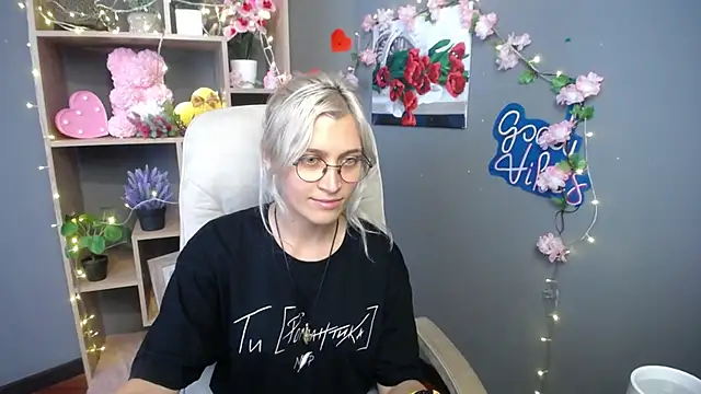 RubyDaviss online show from 05-25-26, 12:11