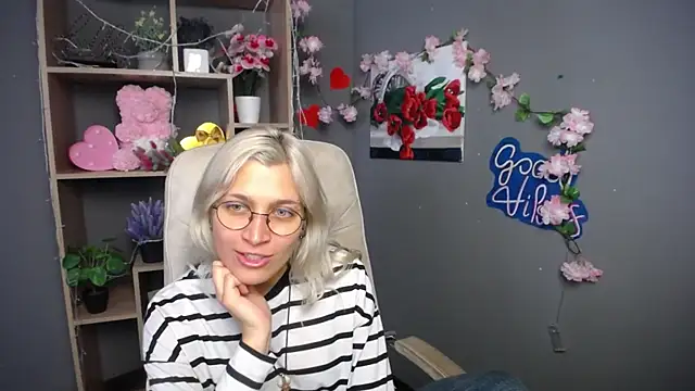 RubyDaviss online show from 05-27-26, 12:02