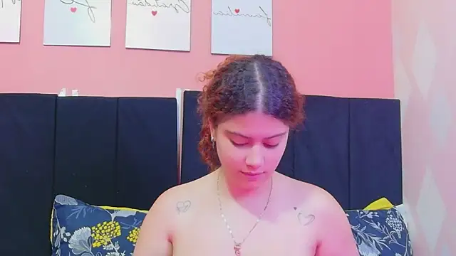 Snapshot of HoneyHipss chatting on 05-29-26, 12:47 HoneyHipss online show from 05-29-26, 12:47