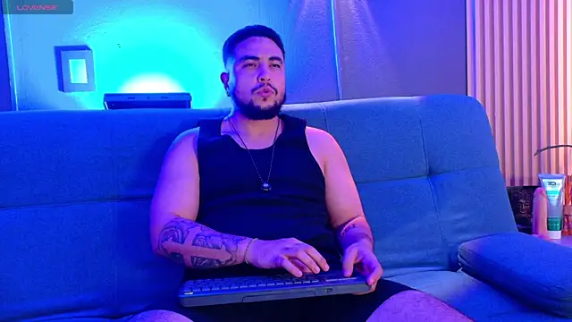 Snapshot of Marcus_Aress chatting on 05-11-26, 08:17 Marcus Aress online show from 05-11-26, 08:17