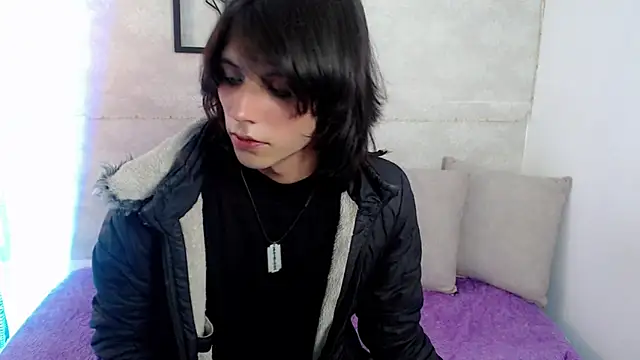 Snapshot of raven_n_matt chatting on 04-29-26, 08:37 raven n matt online show from 04-29-26, 08:37
