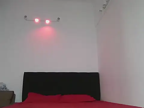 Snapshot of selenamaison21 chatting on 07-04-26, 12:33 selenamaison21 online show from 07-04-26, 12:33