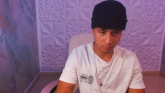 Snapshot of jbarto_ chatting on 05-06-26, 03:24 jbarto online show from 05-06-26, 03:24
