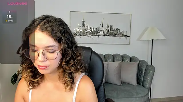 Snapshot of sienna_luxor chatting on 05-15-26, 11:45 sienna luxor online show from 05-15-26, 11:45