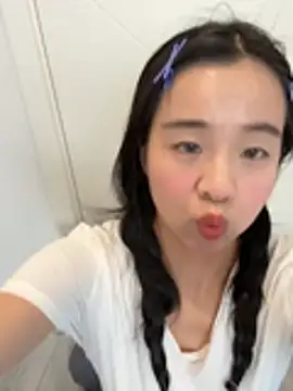 Snapshot of NiNa5203 chatting on 06-24-26, 05:28 NiNa5203 online show from 06-24-26, 05:28