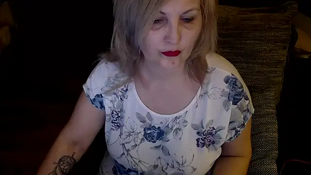 Snapshot of Divineblond chatting on 01-31-25, 11:03 Divineblond online show from 01-31-25, 11:03