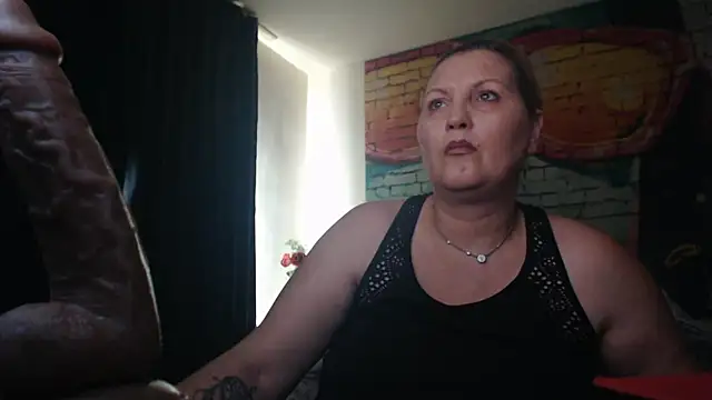 Snapshot of Divineblond chatting on 03-22-25, 11:42 Divineblond online show from 03-22-25, 11:42