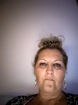 Snapshot of Divineblond chatting on 10-13-25, 08:20 Divineblond online show from 10-13-25, 08:20