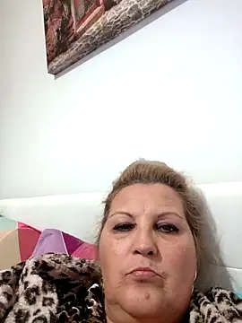 Snapshot of Divineblond chatting on 10-14-25, 08:31 Divineblond online show from 10-14-25, 08:31