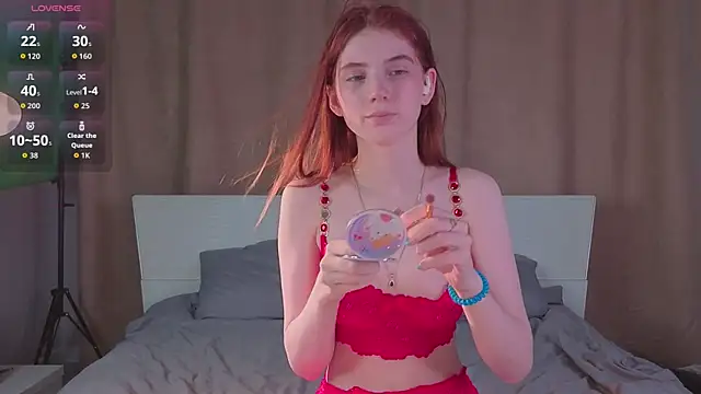 Snapshot of MariAllen chatting on 07-17-26, 02:29 MariAllen online show from 07-17-26, 02:29