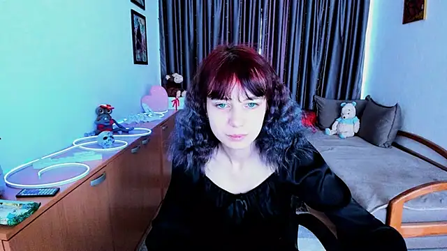 Snapshot of MiniLysii chatting on 06-11-26, 06:11 MiniLysii online show from 06-11-26, 06:11