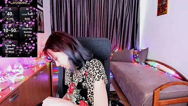 Snapshot of MiniLysii chatting on 07-11-26, 05:54 MiniLysii online show from 07-11-26, 05:54