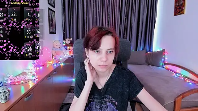 Snapshot of MiniLysii chatting on 07-17-26, 06:20 MiniLysii online show from 07-17-26, 06:20