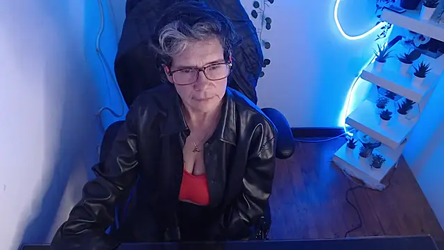 Snapshot of selena_ferreira chatting on 05-27-26, 10:07 selena ferreira online show from 05-27-26, 10:07