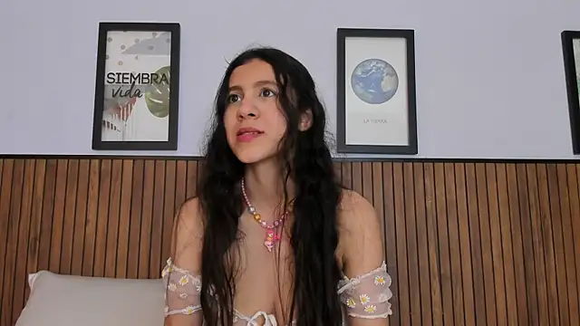 Snapshot of shery_milk chatting on 06-28-26, 12:00 shery milk online show from 06-28-26, 12:00