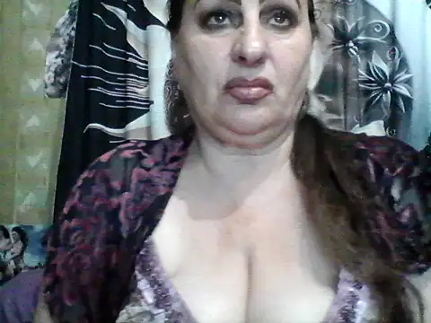 LoaqLovew online show from 06-18-26, 09:14