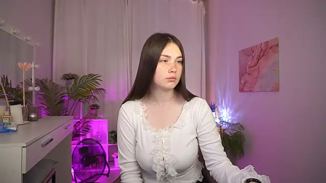 Snapshot of BettyMarlowe chatting on 06-12-26, 05:39 BettyMarlowe online show from 06-12-26, 05:39