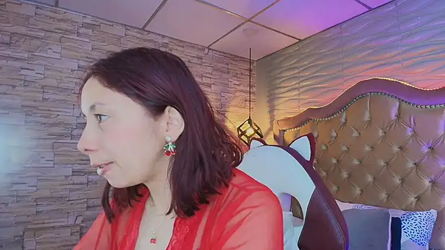 Snapshot of stephaniesun_ chatting on 05-12-26, 12:57 stephaniesun online show from 05-12-26, 12:57